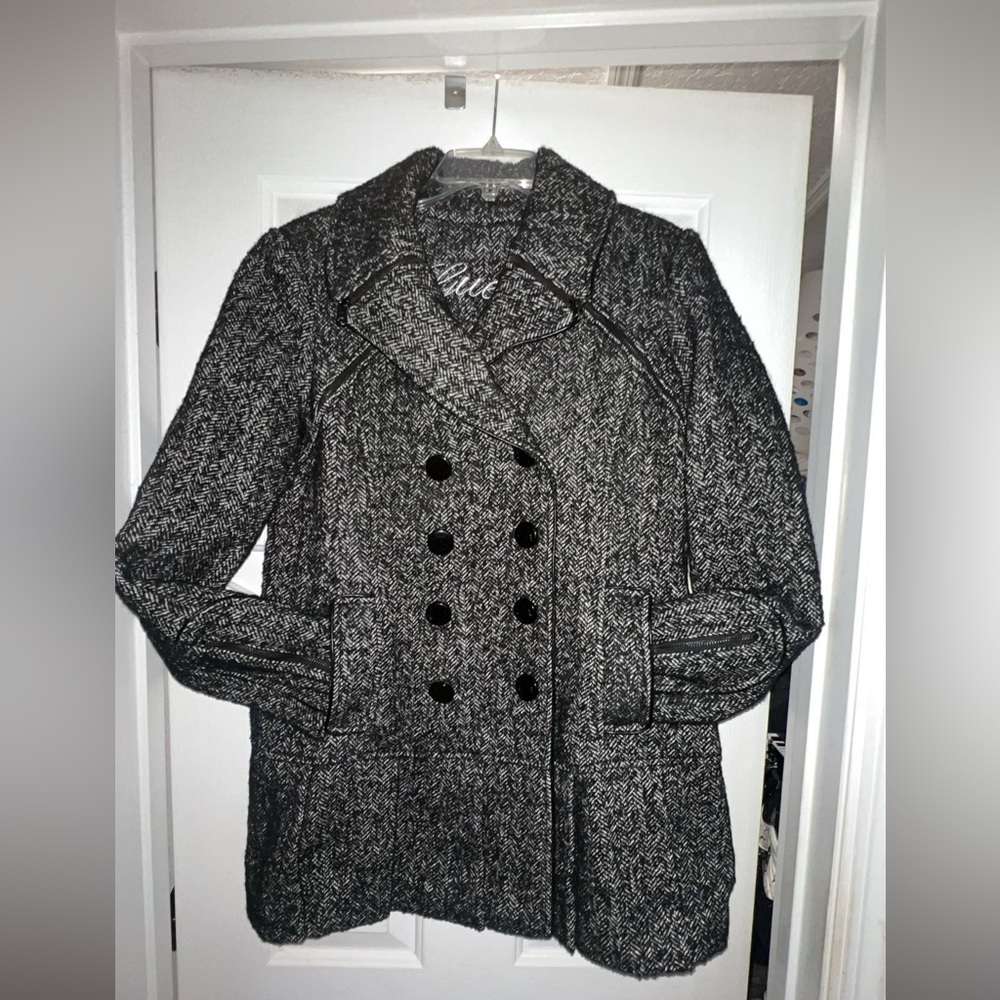 NWOT Guess Coat size L